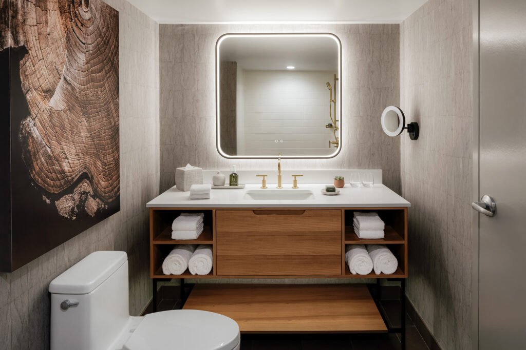 Black Diamond Club Bathroom – Pomeroy Kananaskis Mountain Lodge