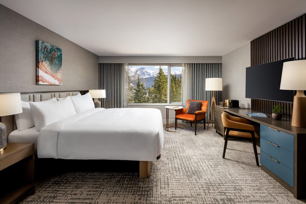 Black Diamond Club King Room – Pomeroy Kananaskis Mountain Lodge