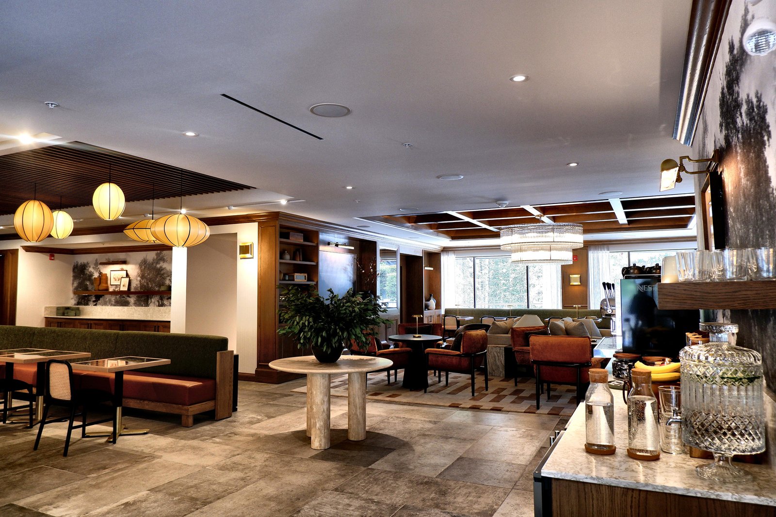 Black Diamond Club Lounge – Rebecca Hardcastle