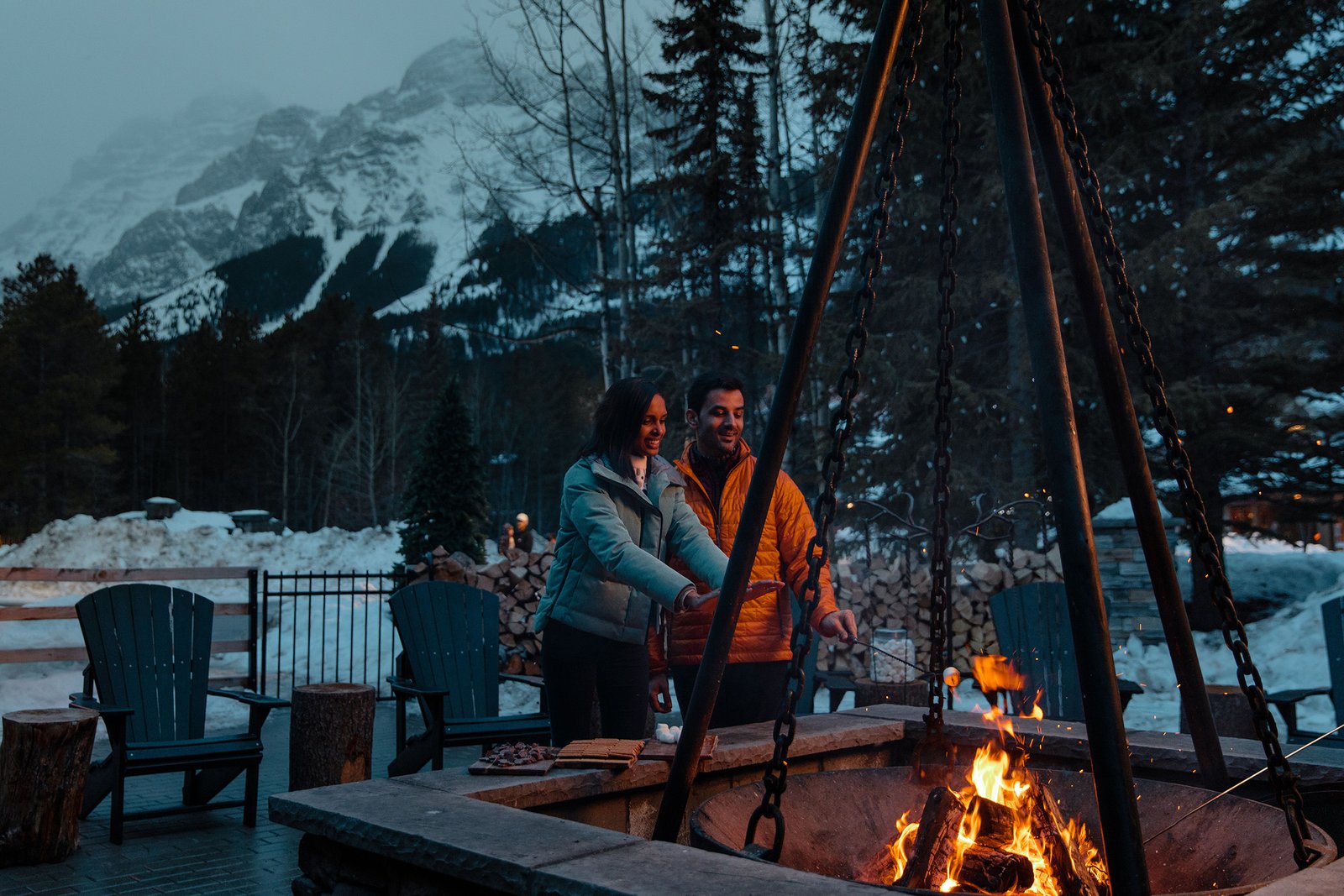 Firepit – Travel Alberta / Mike Seehagel