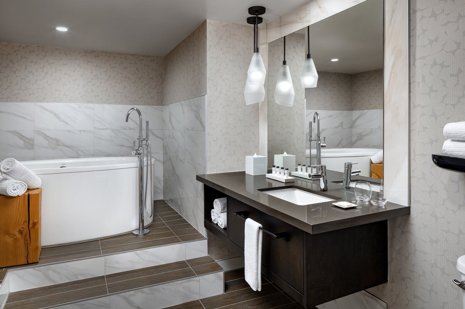 PKML Executive Suite 1 – Pomeory Kananaskis Mountain Lodge