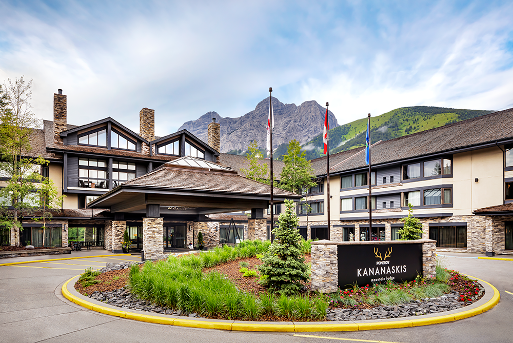 PKML Exterior Welcome Sign – Pomeroy Kananaskis Mountain Lodge
