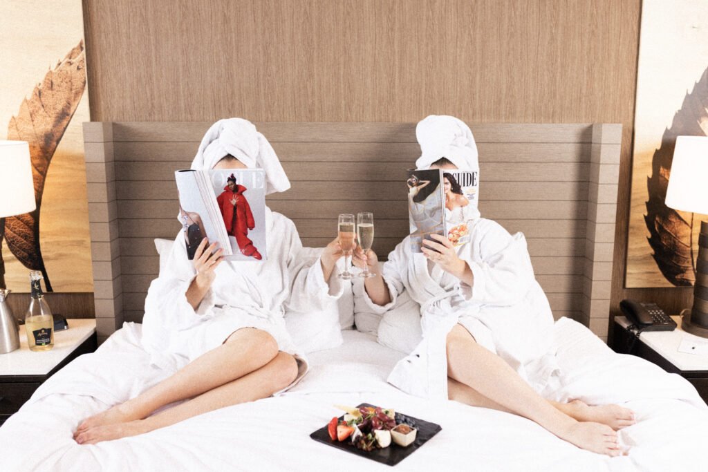 PKML Girlfriends in Room 2 – PARK Production