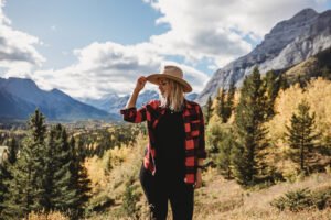 Woman in Mountains – Kara Rohl Photography